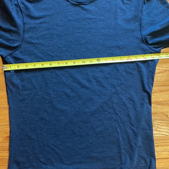 Lululemon men’s Five Year Tee Size L Navy - Picture 2 of 5